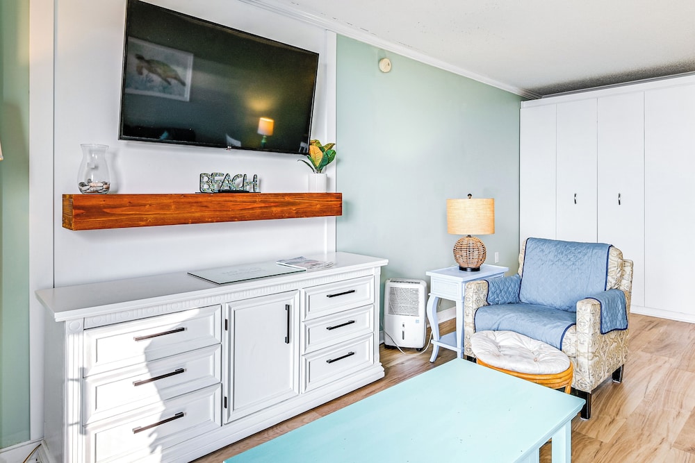 Balcony + Pool Access: Myrtle Beach Resort Escape!
