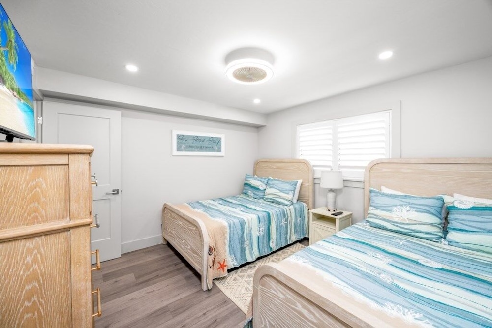 Tarpon Beach 206 2 Bedroom Condo