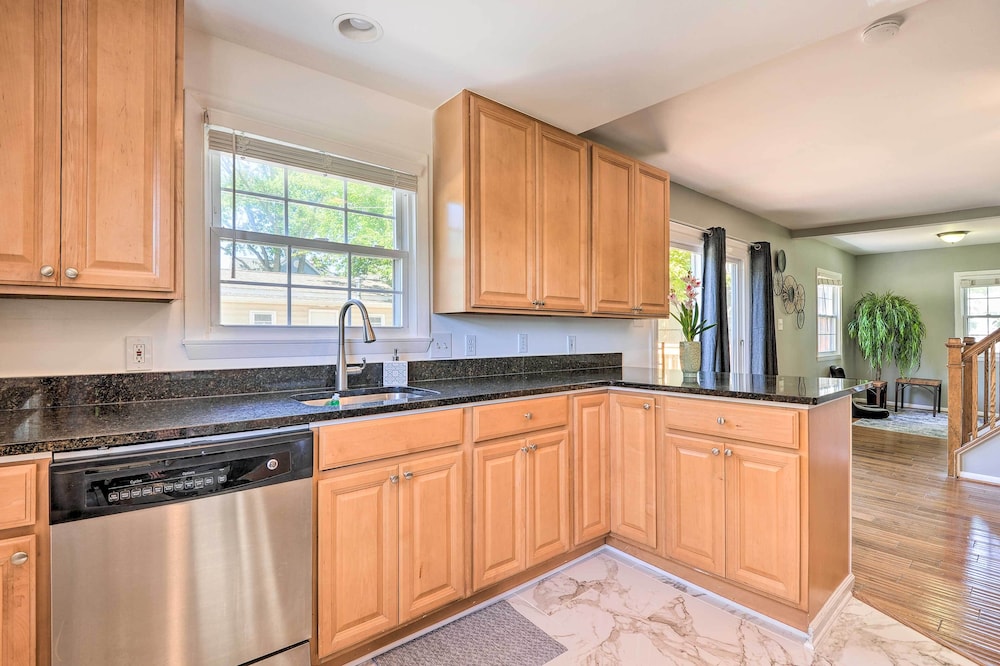 Sunny Glen Burnie Home - On-site Water Access - Property Image 27