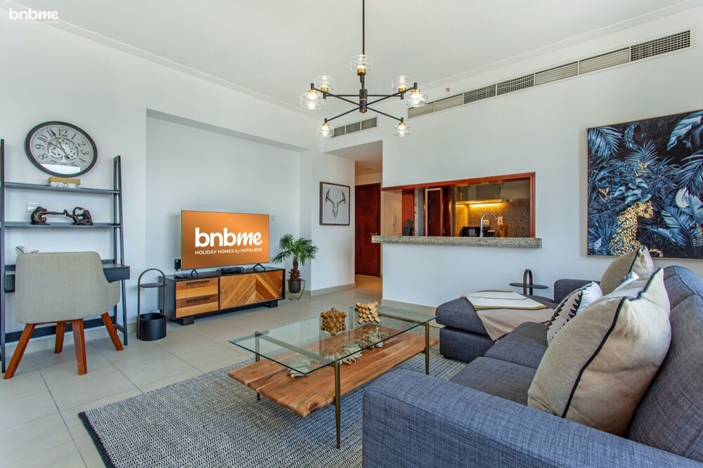 2 Min to Dubai Mall 1 BR