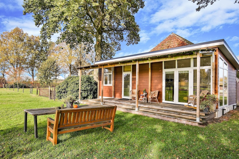 Fantastic Modern Vacation Home With Views view 3