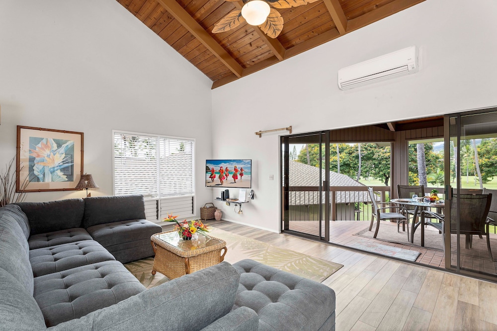 Fairway & Ocean Views - Updated Top Floor - AC- Vrkcv