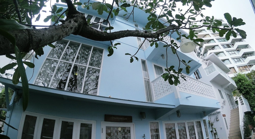 The White Houses