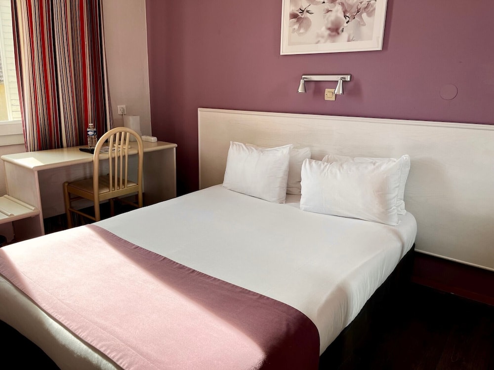 Orange Vacations - Cit'Hotel le Louvre - Property Image 11