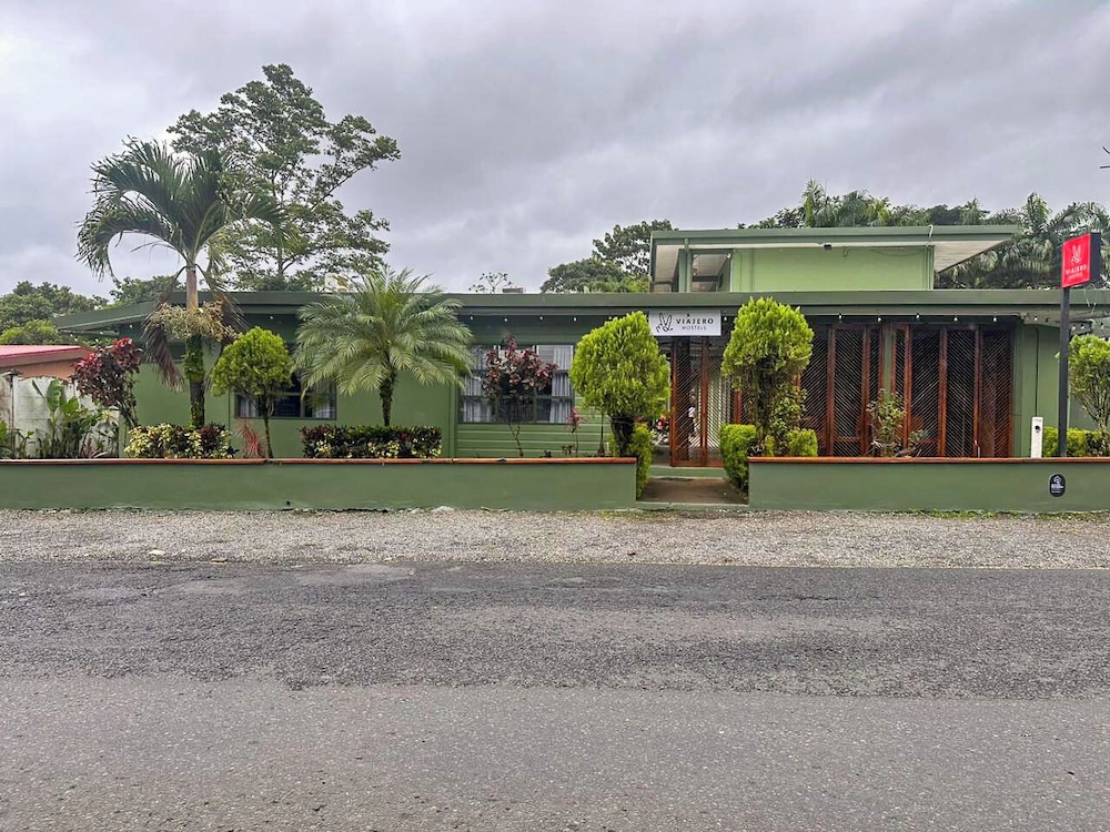 Viajero La Fortuna Hostel