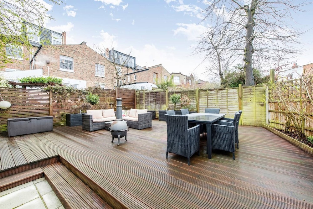 outdoor bbq area