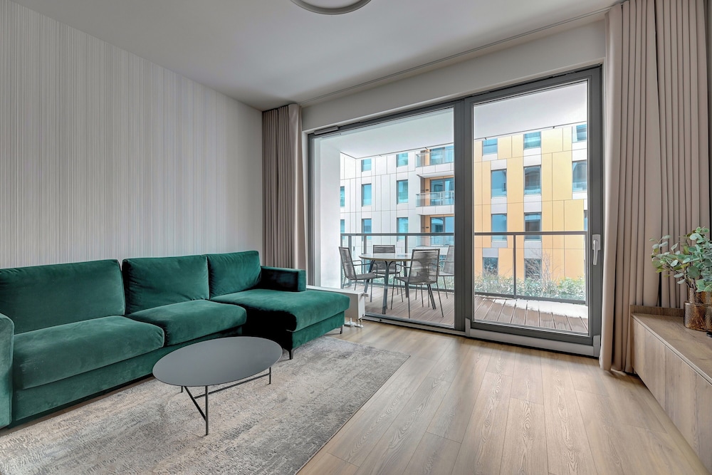 Brabank Riverside & Parking by Downtown Apartments
