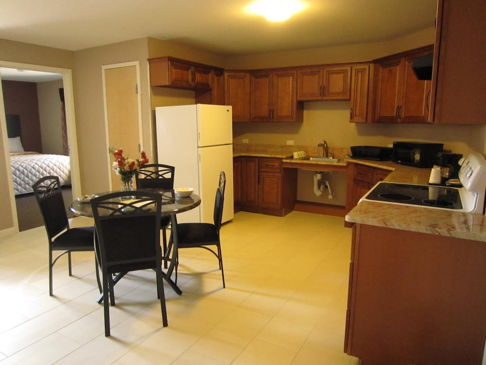 Red Carpet Inn And Suites Monmouth Jtc