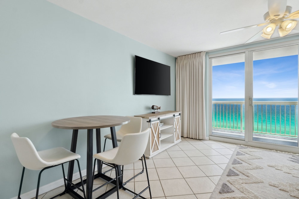 Pelican Beach Resort by Panhandle Getaways