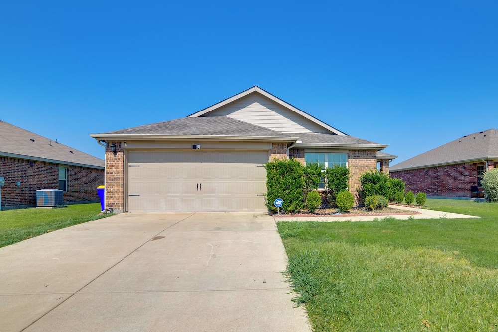 Quiet Suburban Home w/ Private Yard in Seagoville!