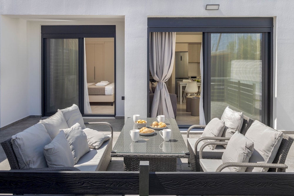 Potame Suite by Estia Pool View