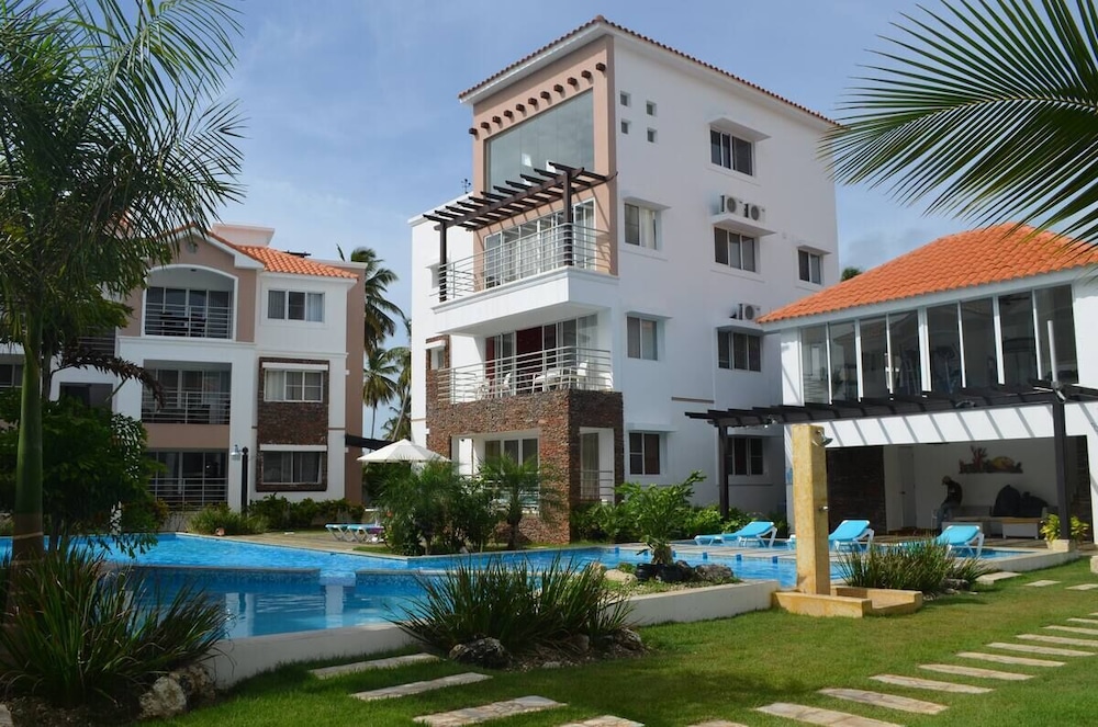 Magic Cortesea luxury beach