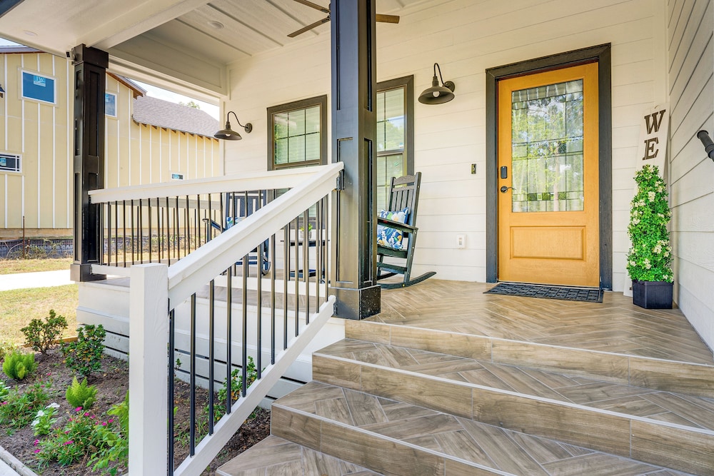 1 Mi to Dtwn Brenham! 'the Bell & Bloom Cottage'