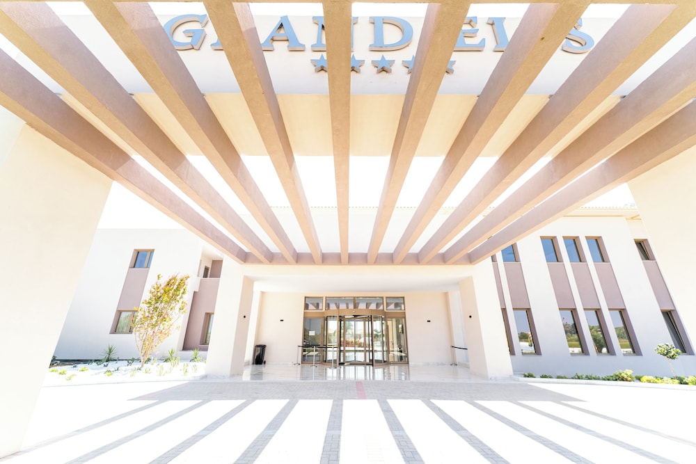 Hotel Grand Elis Hotel - Image 1