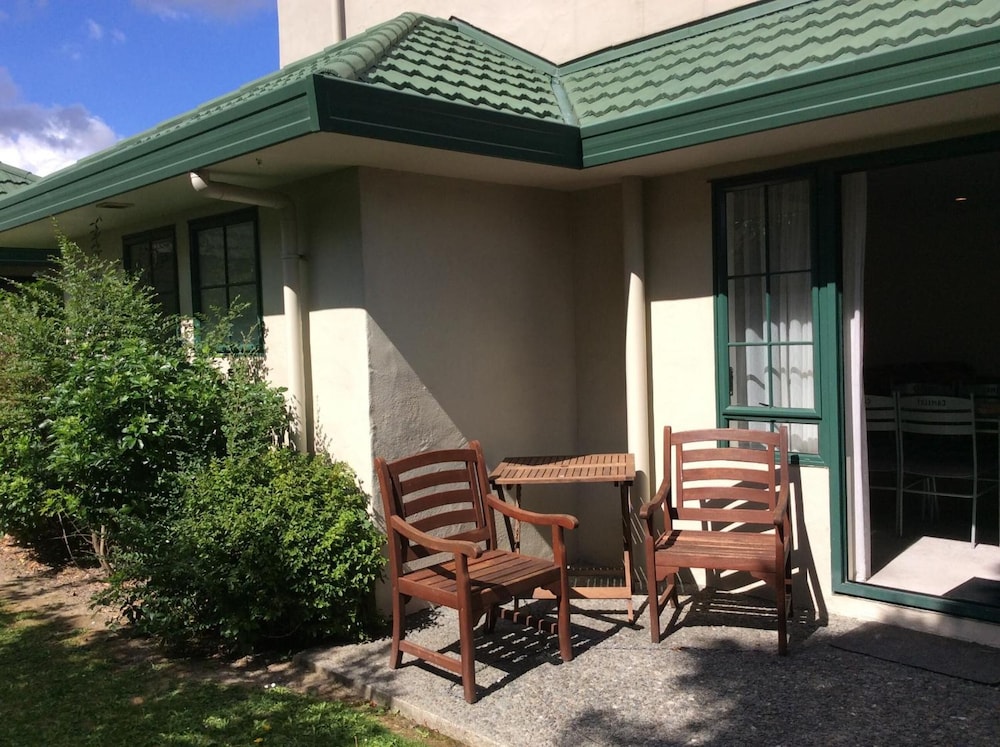 Camelot Motor Lodge