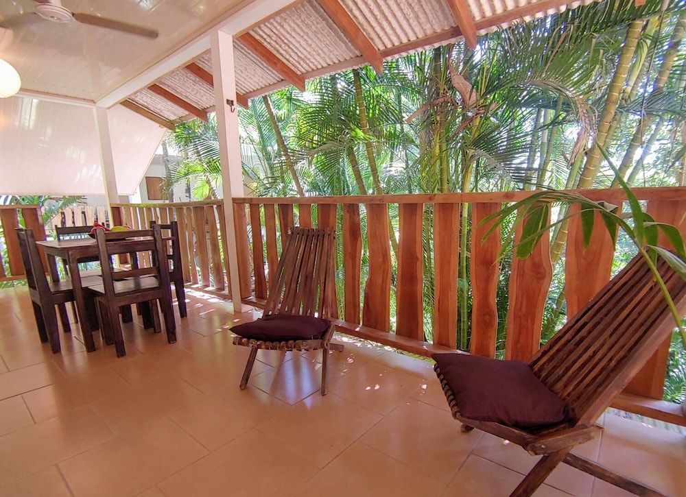 Colibri Surf House & Flats