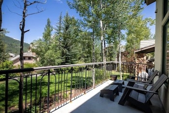 Ski-in Ski-out Townhome in Beaver Creek by RedAwning