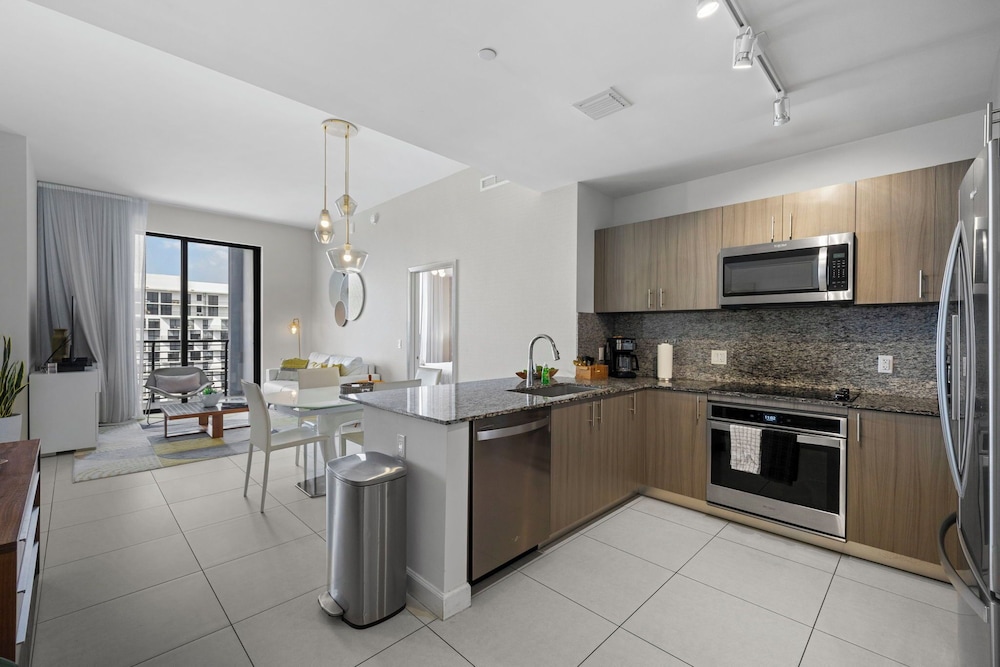Spacious 2-Bedroom Condo at Doral Park