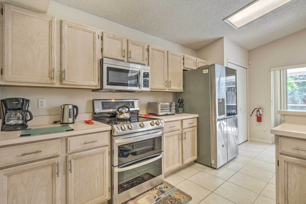 < 5 Mi to Disney Parks: Spacious Home w/ Lanai view 5