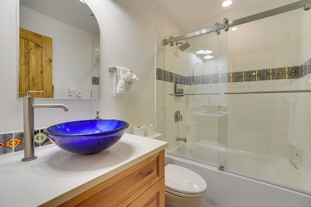 3 Mi to Resort: Year-round Angel Fire Getaway!