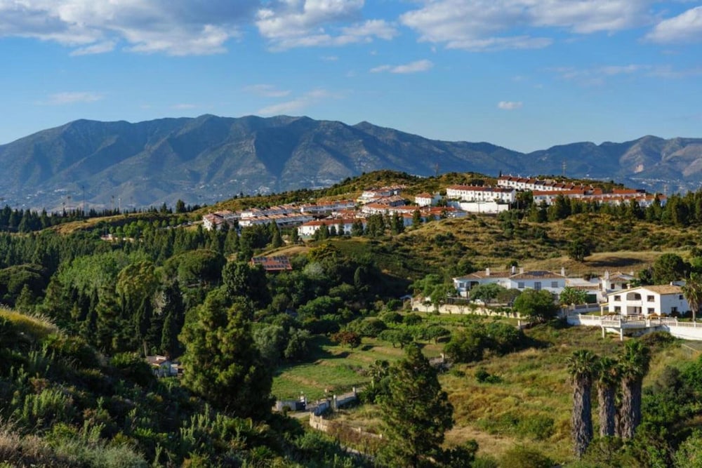Apartment in Mijas Costa Near Beaches