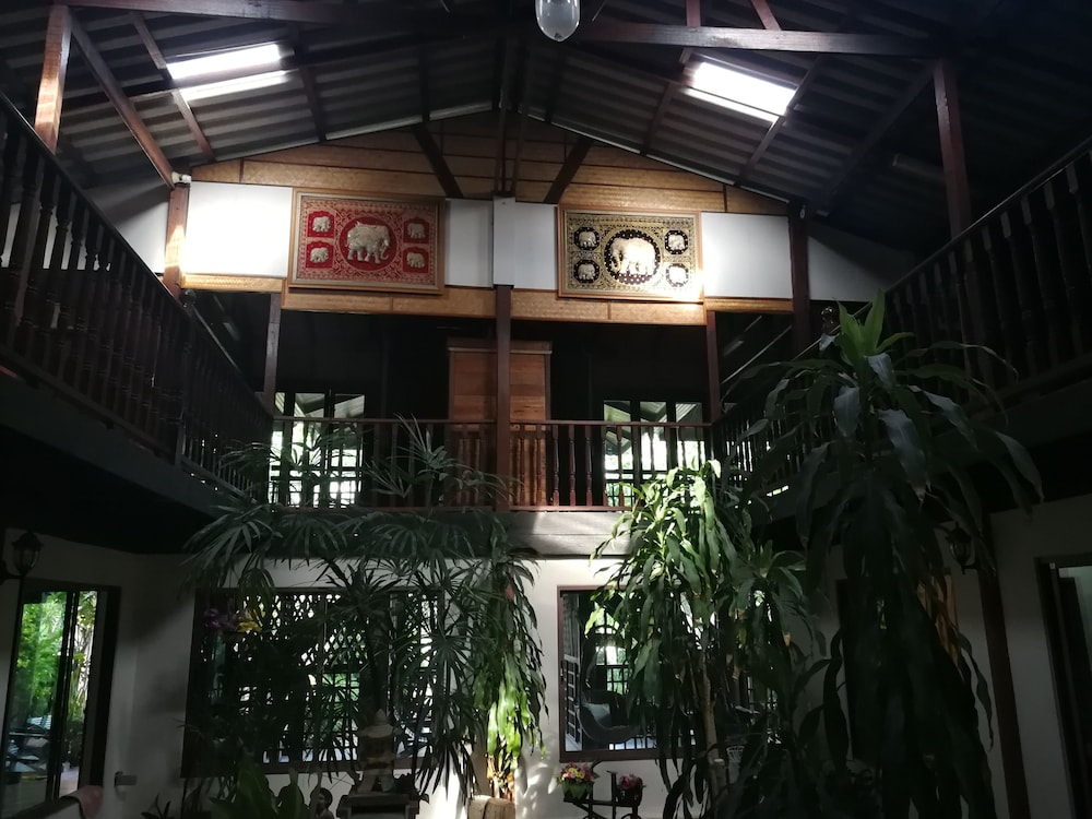 Kumkhumsriwangchai Amphawa