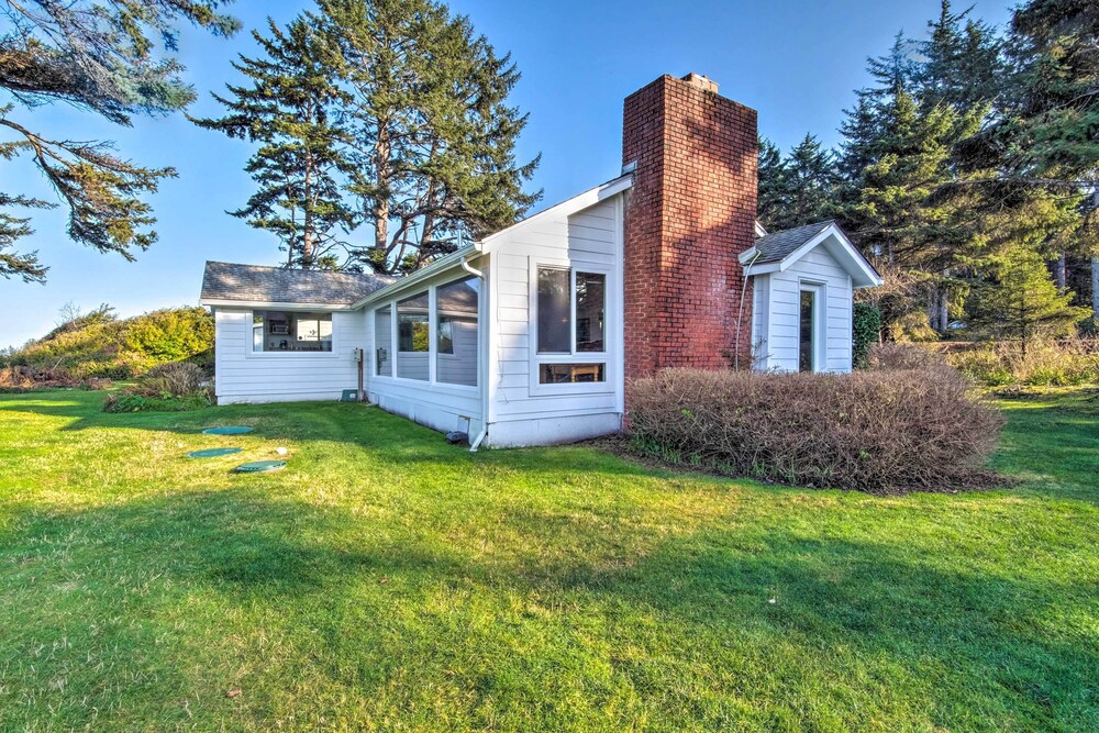 Cliffside Lighthouse Beach Home w/ Ocean View