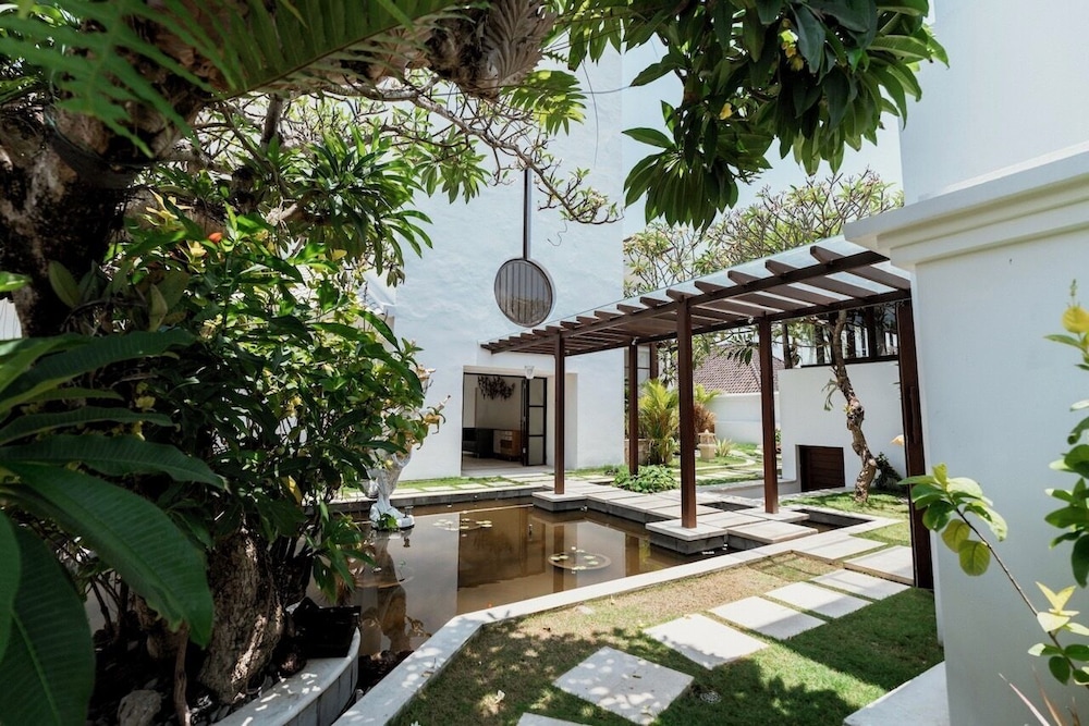 Nalas Villa