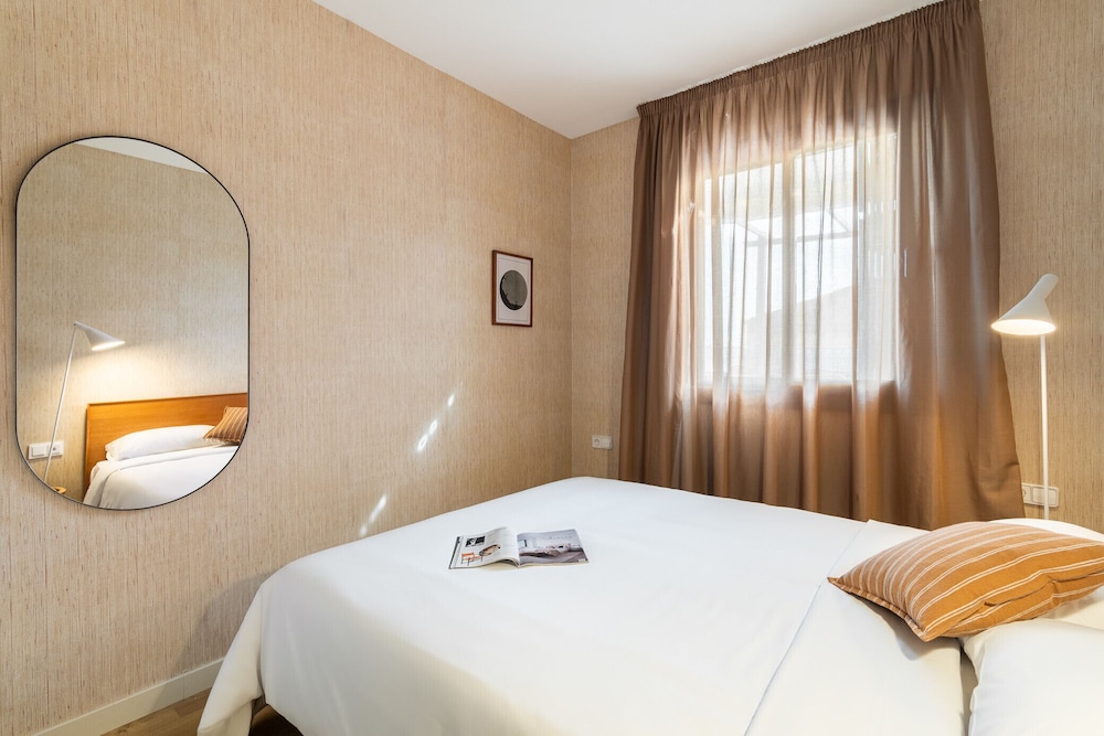 Sagrada Familia Apartment By Olala Homes