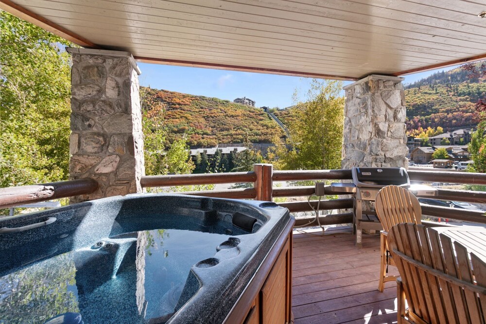 Trail's End Lodge at Deer Valley Resort - Two Bedroom Residence with Den and Spa #102 2 Condo