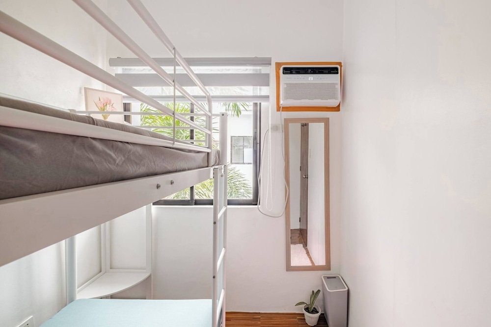 Charming Iloilo City House With Garden View