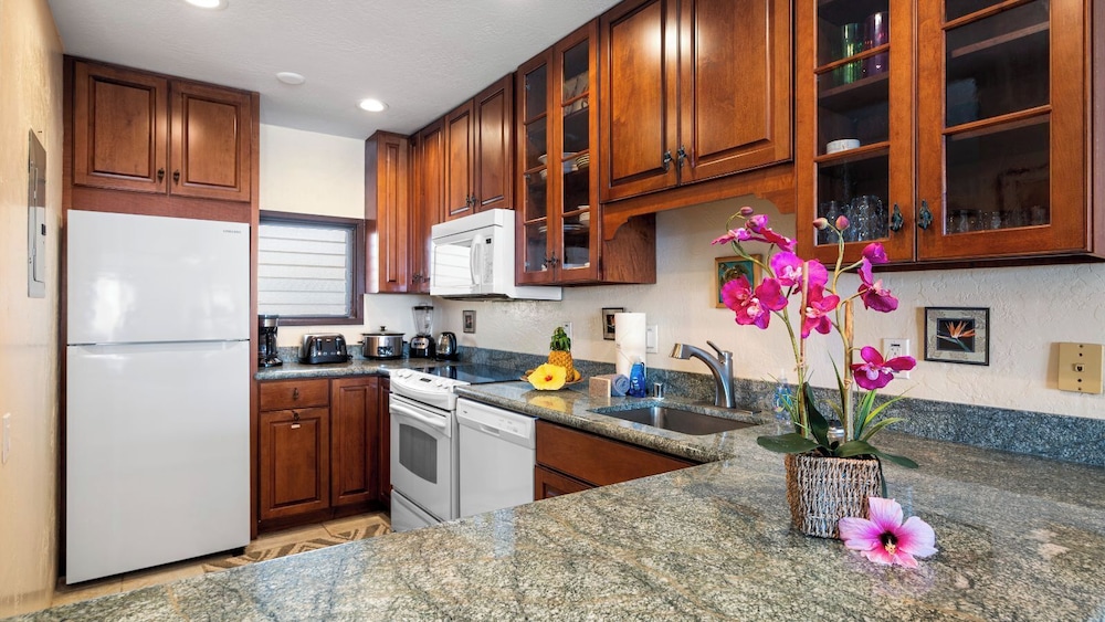 Direct Ocean Front - Close to Town - AC - Upper Floor- Vrkcv