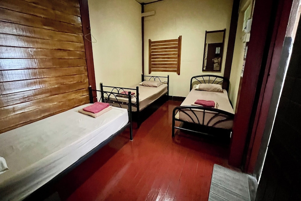 Baan Lanna At Phrasingh
