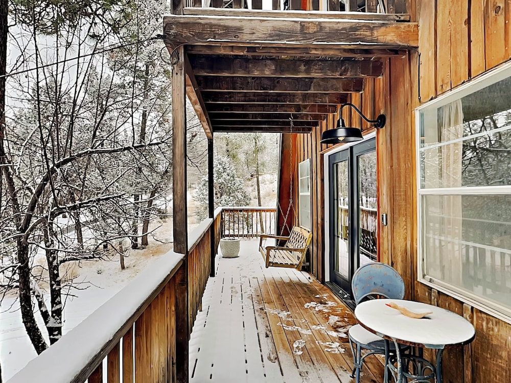 Doc's Den by Ruidoso Vacation Rentals