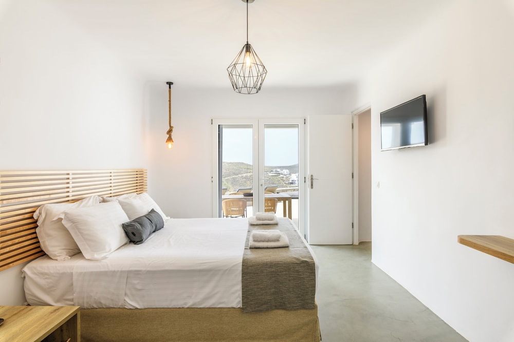 Mykonist Merchia Beach Villas & Suites