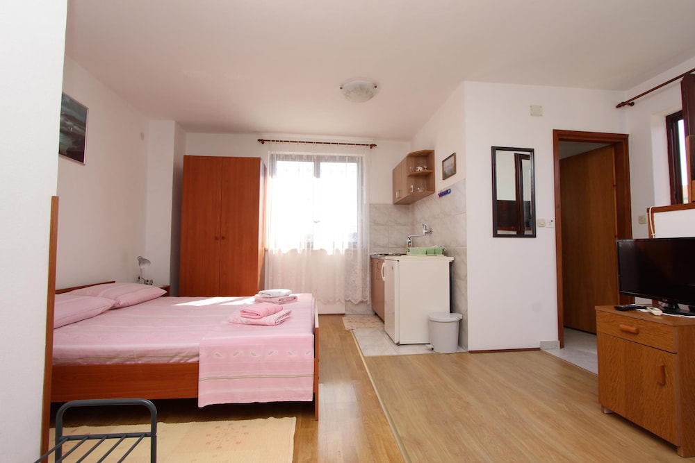 Photo 11