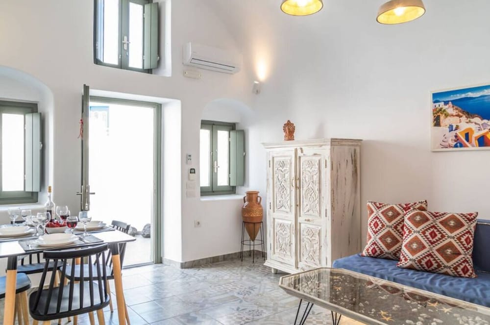 Astrea Suites Feggaropetra Cave House
