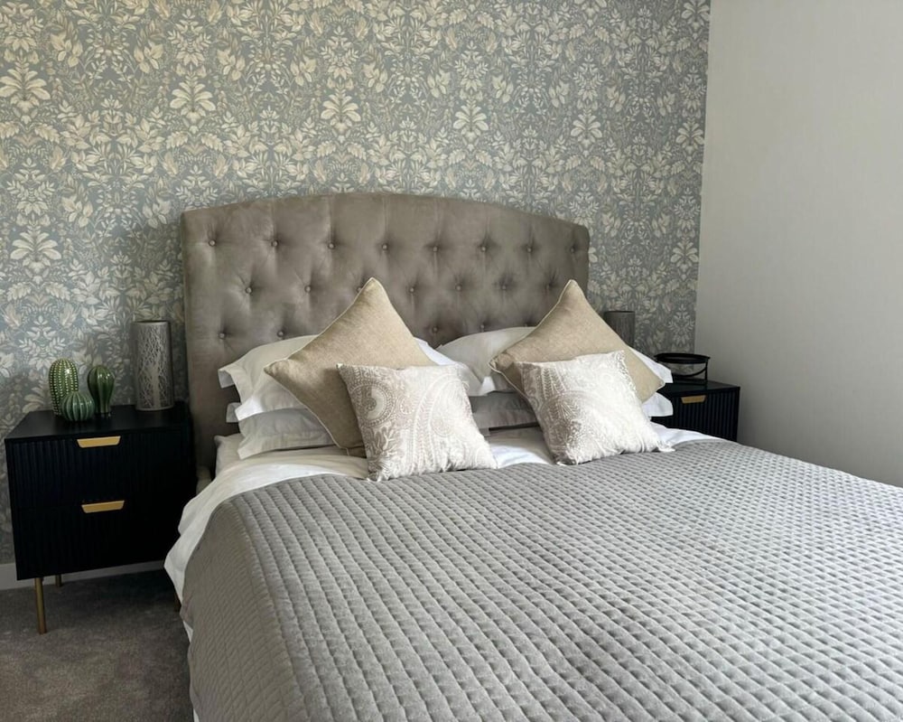 Apricot House- Cozy 2 Bedroom House in Birmingham view 5