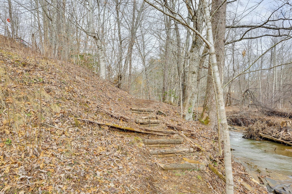 'the Nuthouse on Squirrel Creek': Ski, Hike & Fish