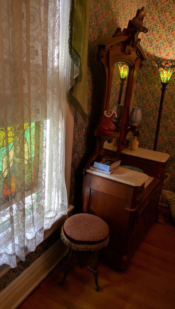 Milwaukee Vacations - Manderley Bed and Breakfast - Property Image 48