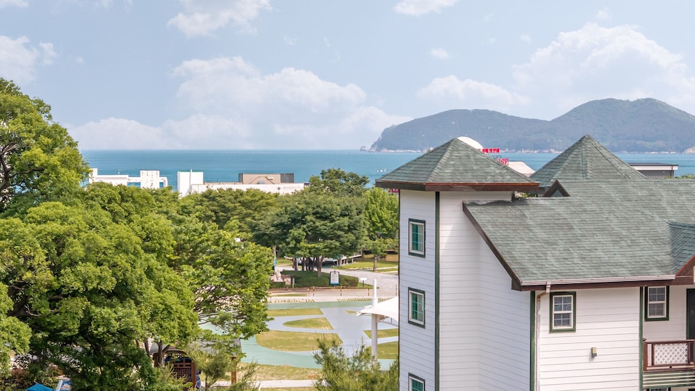 Geoje Peugeot Gomsol Petfriendly Pension