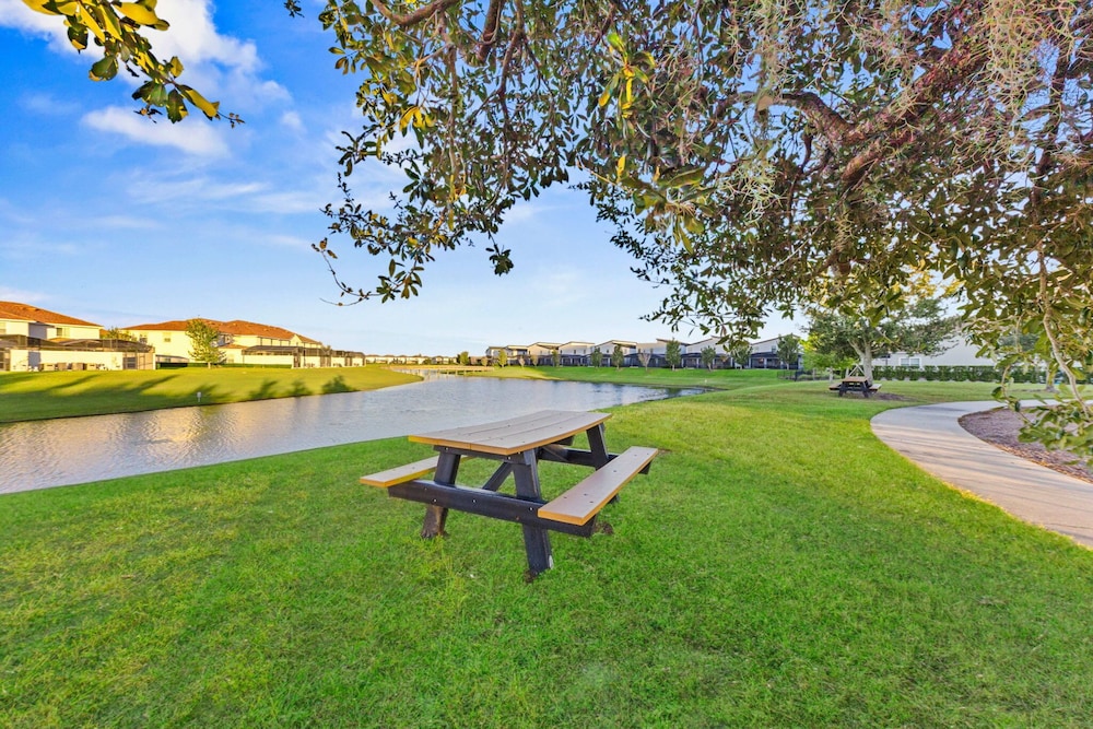 Gorgeous 5Bd w Pool Lazy River Storey Lake 4989