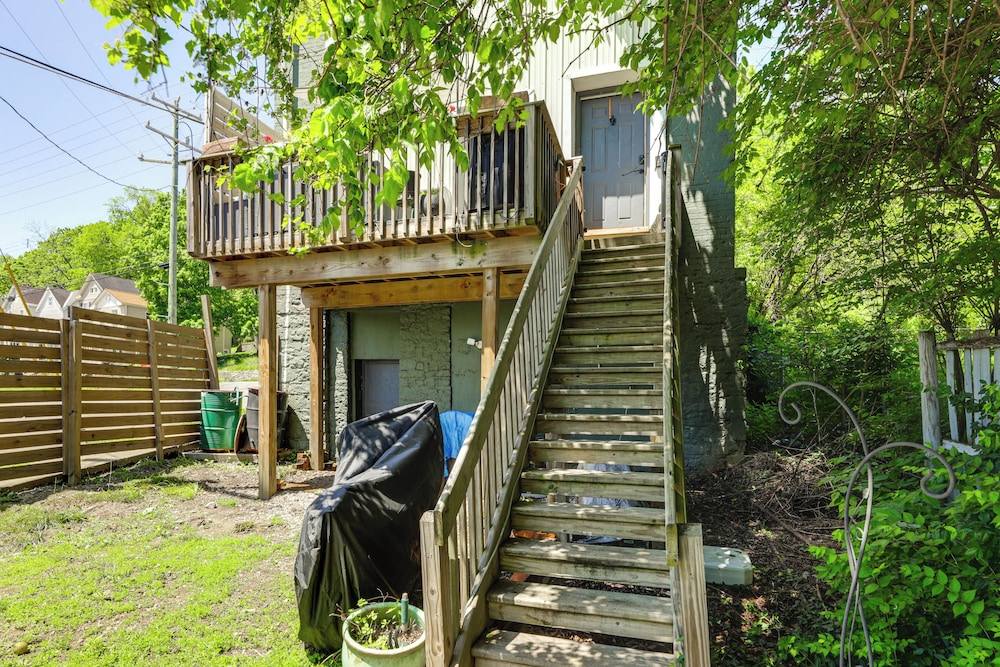 7 Mi to Dtwn: Charming Couple's Cove in Cincinnati