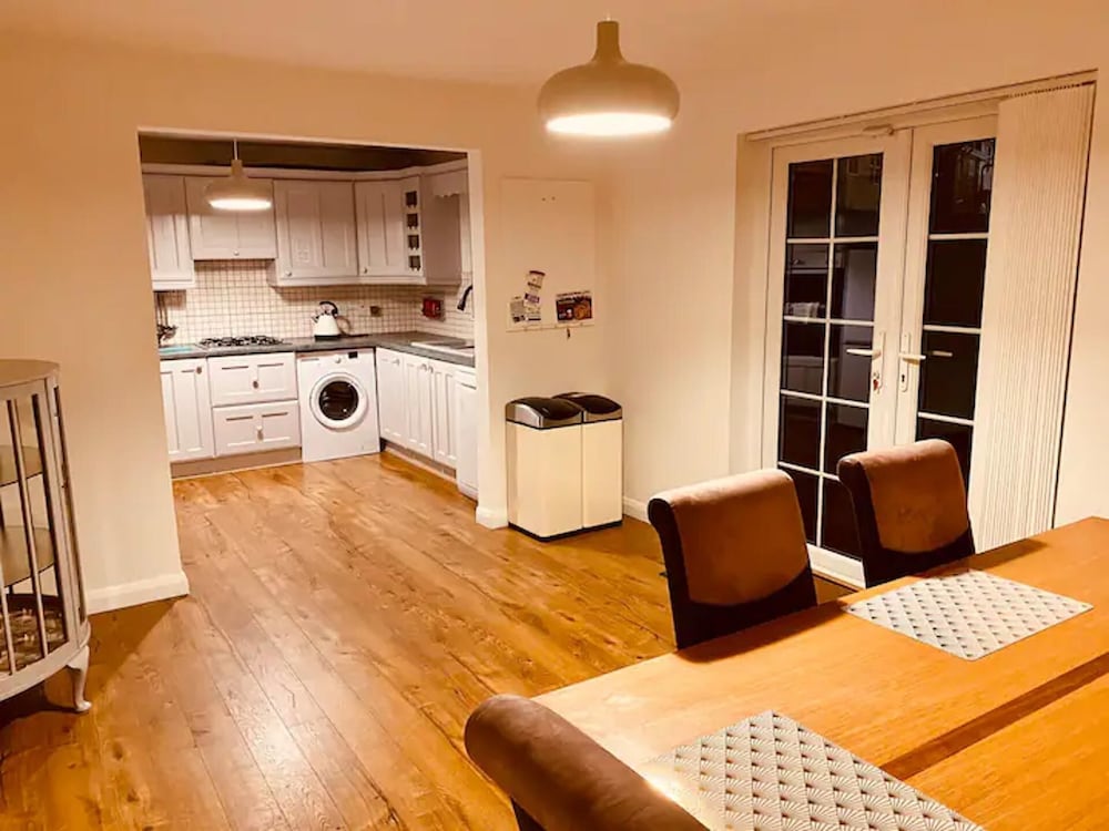 Beautiful 3-bed House in Londonderry view 2
