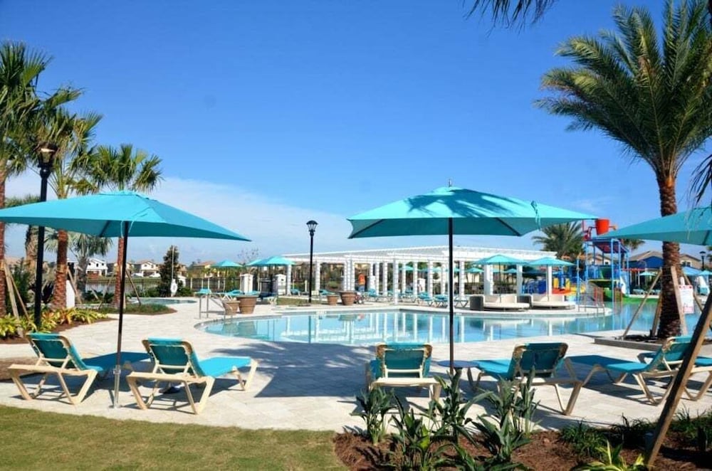 Beautiful Tranquil Relaxing Home With Private Pool 4 Bedroom Townhouse