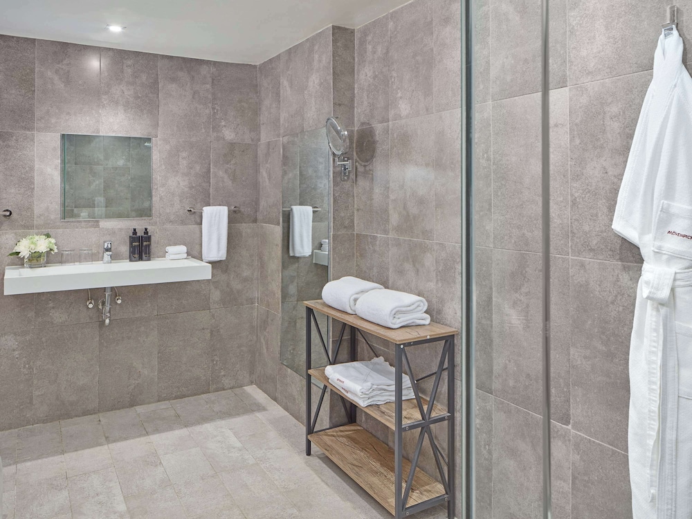 Mövenpick Hotel Mactan Island Cebu - Image 2