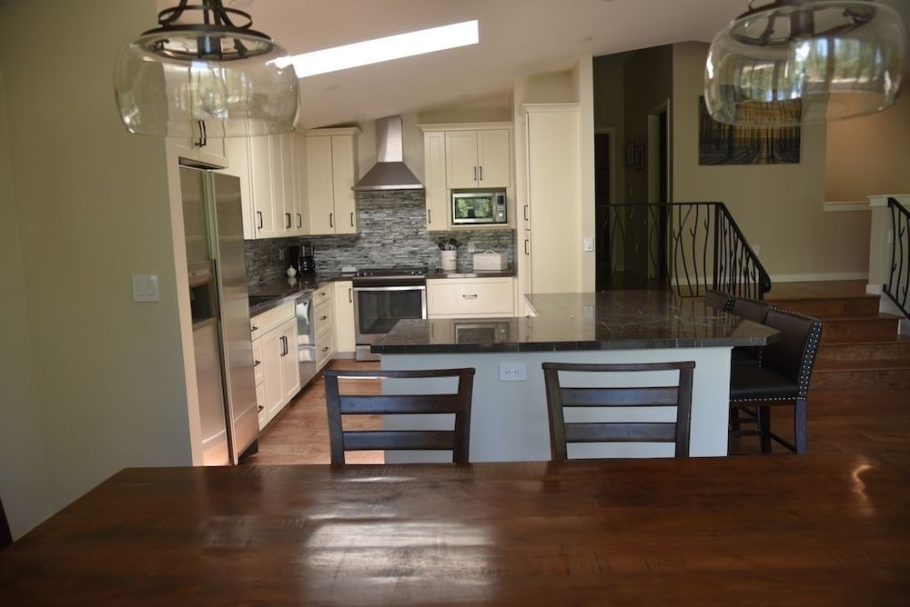 2375s Sierra House Retreat 4 Bedroom Home
