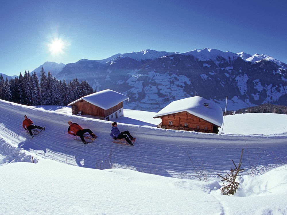 Spacious Apartment in Uderns near Ski Area