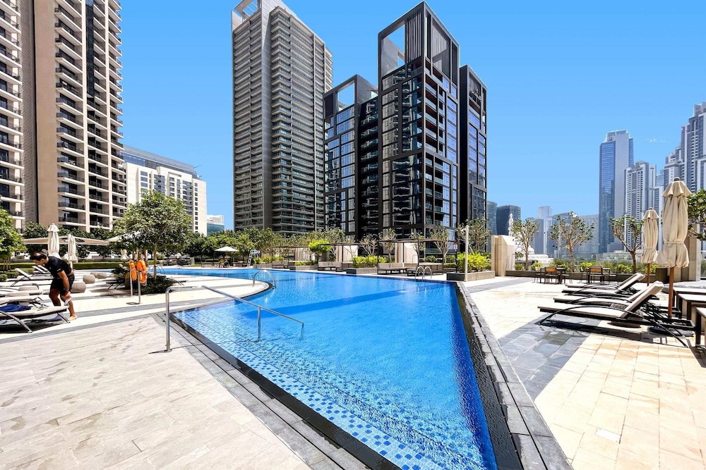 Lux 4BR Duplex in Blvd of Downtown