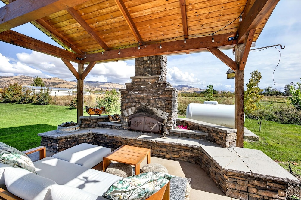 Meadowsweet Farm by WanderLodges